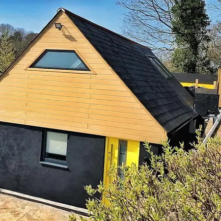 Chy Glynn. Luxury With Hot Tub And Views. Holiday home