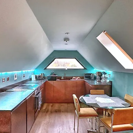 Holiday home Chy Glynn. Luxury With Hot Tub And Views.