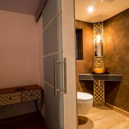 Chy Glynn. Luxury With Hot Tub And Views. Holiday home *