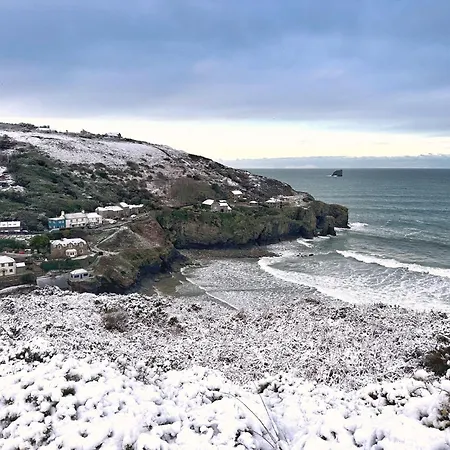 Chy Glynn. Luxury With Hot Tub And Views. St Agnes (Cornwall)