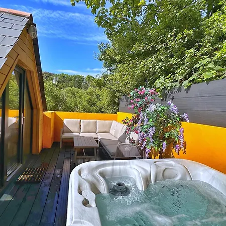 Chy Glynn. Luxury With Hot Tub And Views. St Agnes (Cornwall)