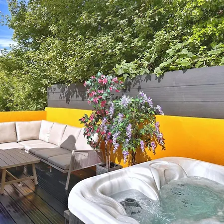 Chy Glynn. Luxury With Hot Tub And Views. Holiday home St Agnes (Cornwall)
