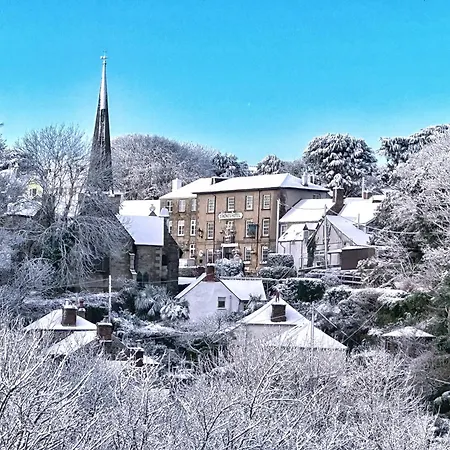 Holiday home Chy Glynn. Luxury With Hot Tub And Views.